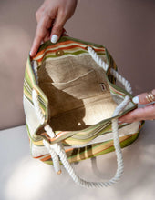 Cargar imagen en el visor de la galería, Stripes Handbag
