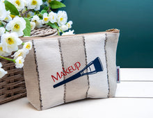 Cargar imagen en el visor de la galería, Beige Vertical Stripes Makeup Bag
